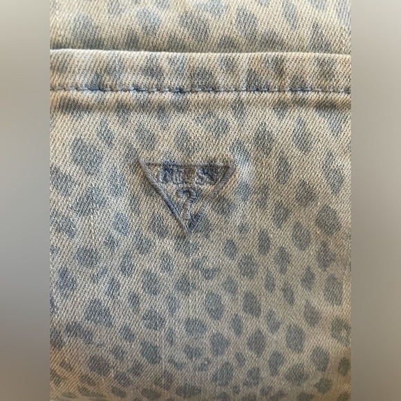Guess Animal Print Cut-Off Denim Mini Skirt - Size 32 - Picture 4 of 7